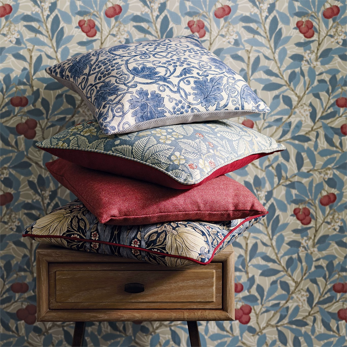 Обои Morris Archive Wallpapers III Arbutus 214718 фото в интерьере